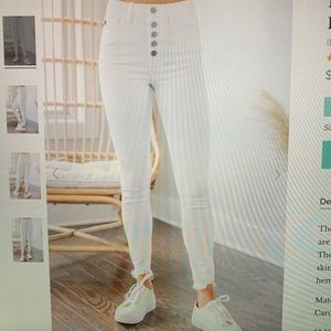 KanCan White button up jeans! NWT